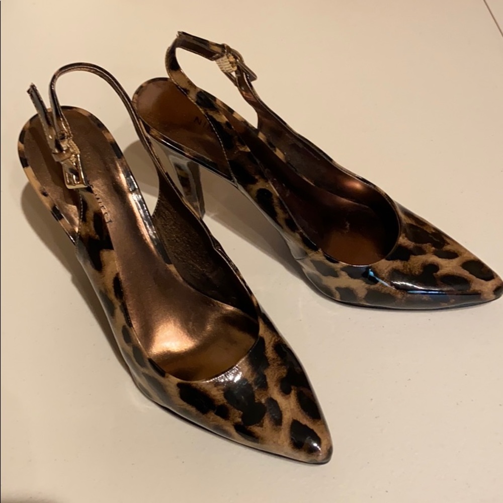 Women’s Nine West Leopard high heel shoes. Size 8M